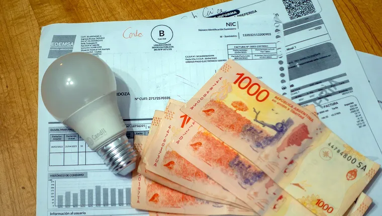 Nuevos ajustes en las tarifas de luz y gas: ¿Qué cambia y cómo impacta en los hogares?