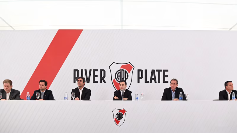 River hizo autocrítica por la crisis del plantel y confirmó la salida de Kevin Castaño a Atlético Mineiro.