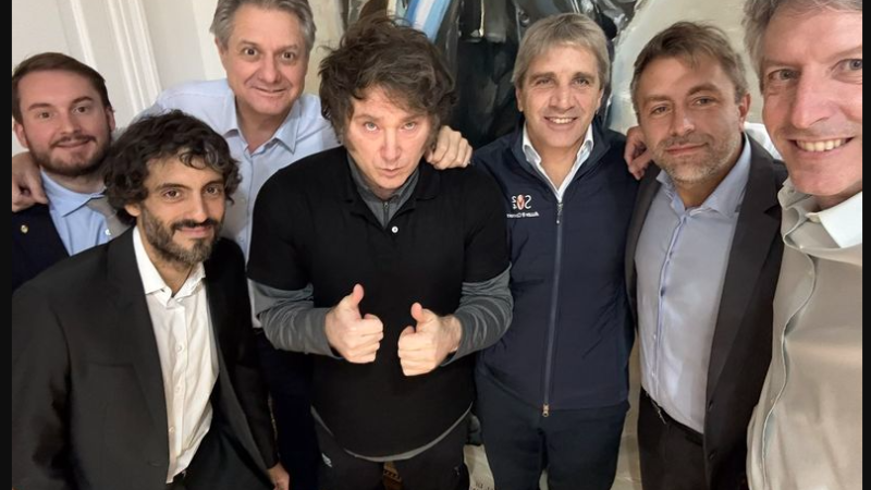 Mientras Milei ajusta,»los picantes»de Toto facilitan  créditos millonarios del Banco Nación.