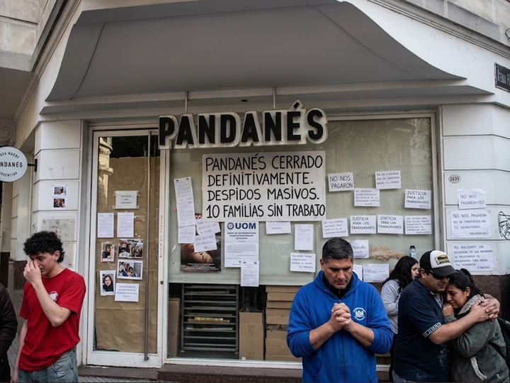 Cerró Pandanés: la reconocida cadena de panaderías bajó las persianas de sus 25 locales, despidió a 150 empleados y pedirá la quiebra.